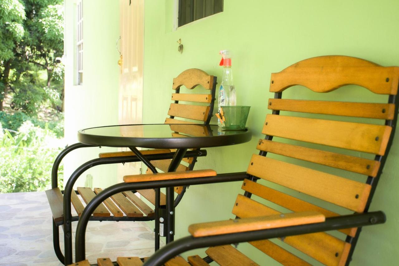 Silver View Apartments St. George's 外观 照片
