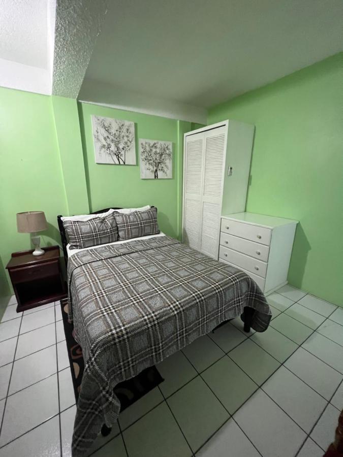 Silver View Apartments St. George's 外观 照片