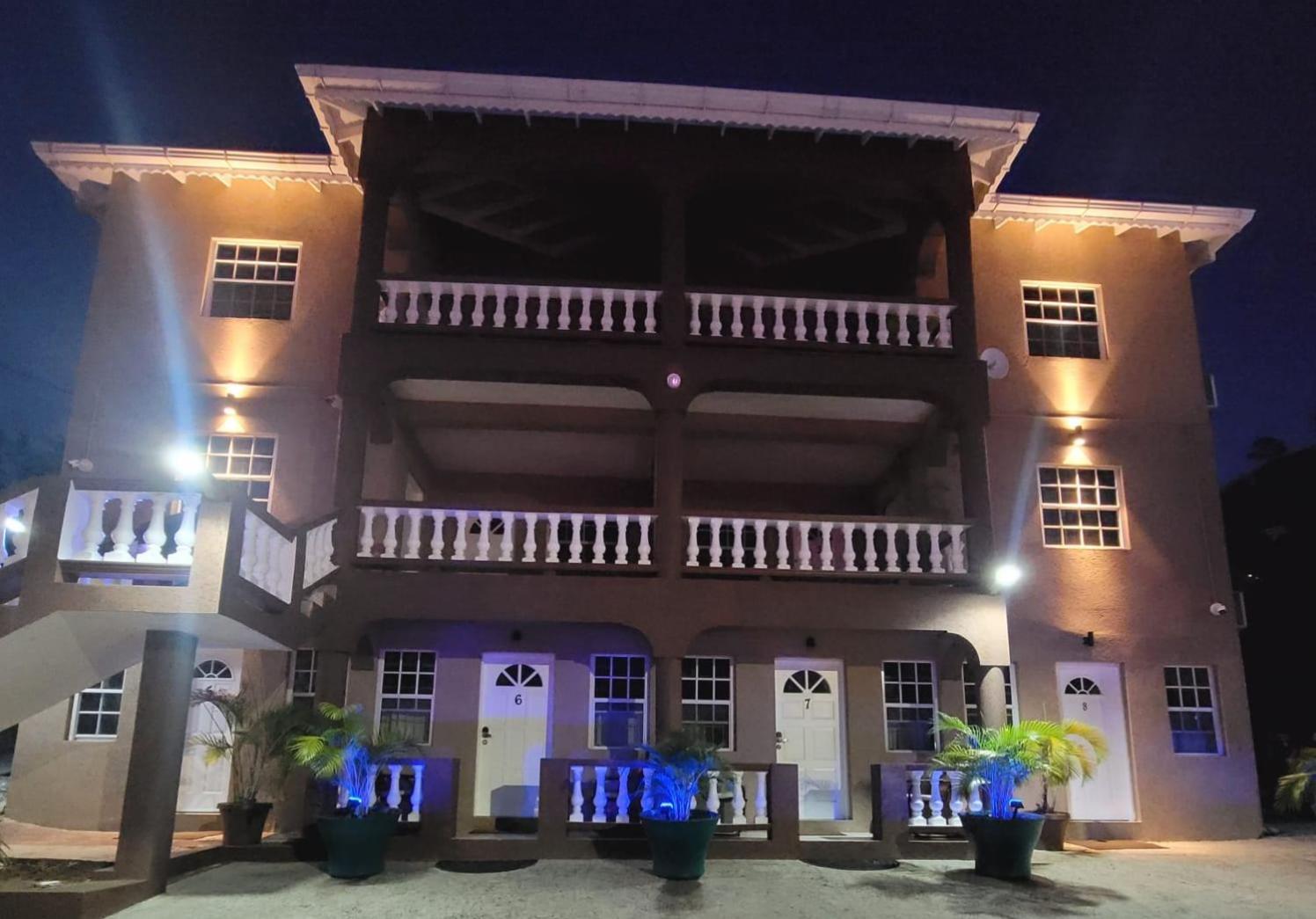 Silver View Apartments St. George's 外观 照片