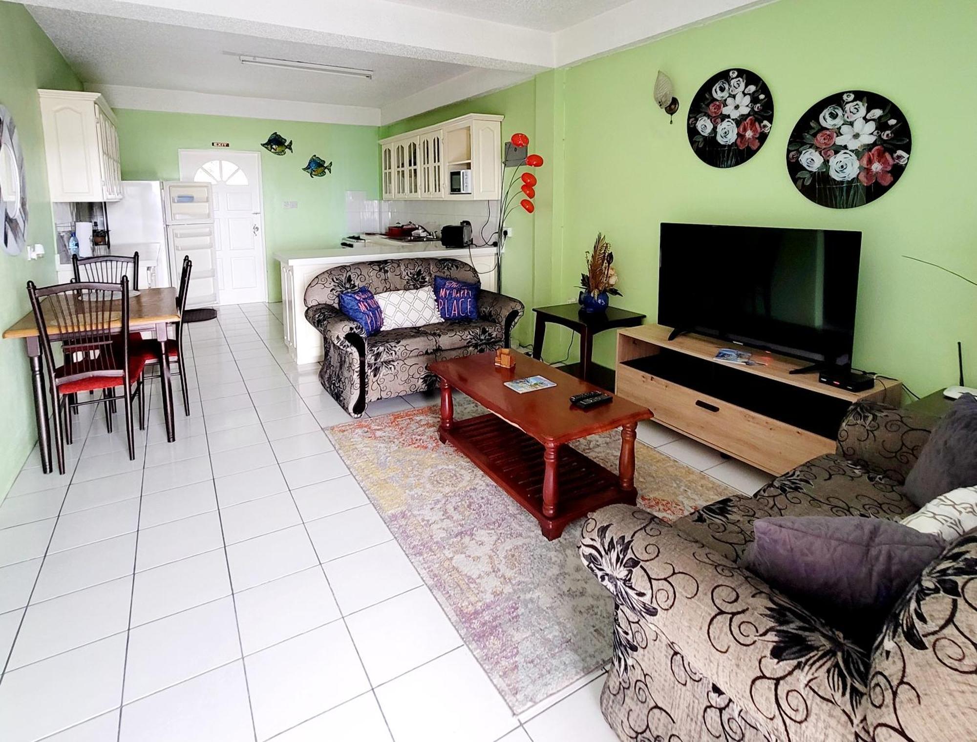 Silver View Apartments St. George's 外观 照片