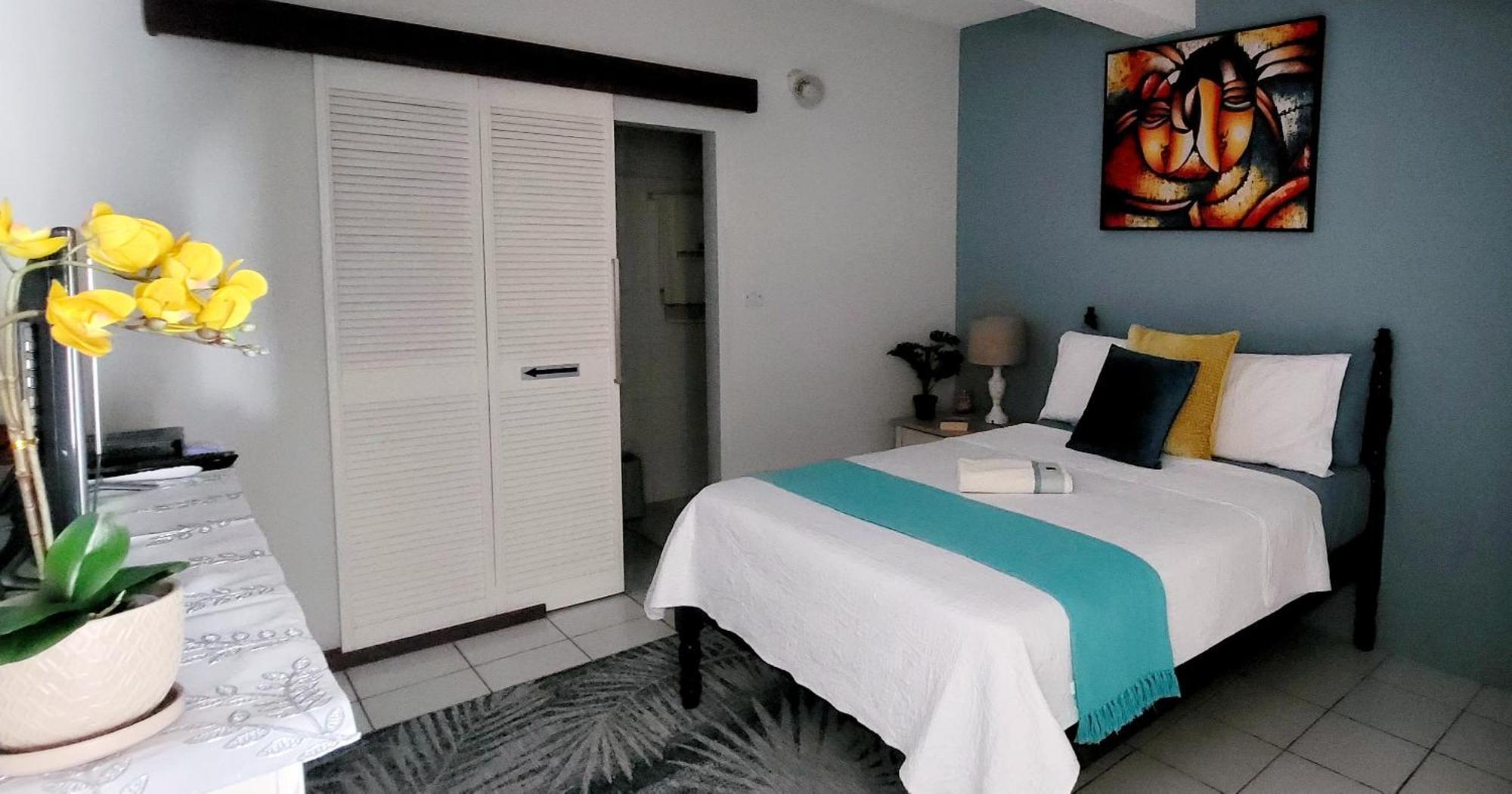 Silver View Apartments St. George's 外观 照片