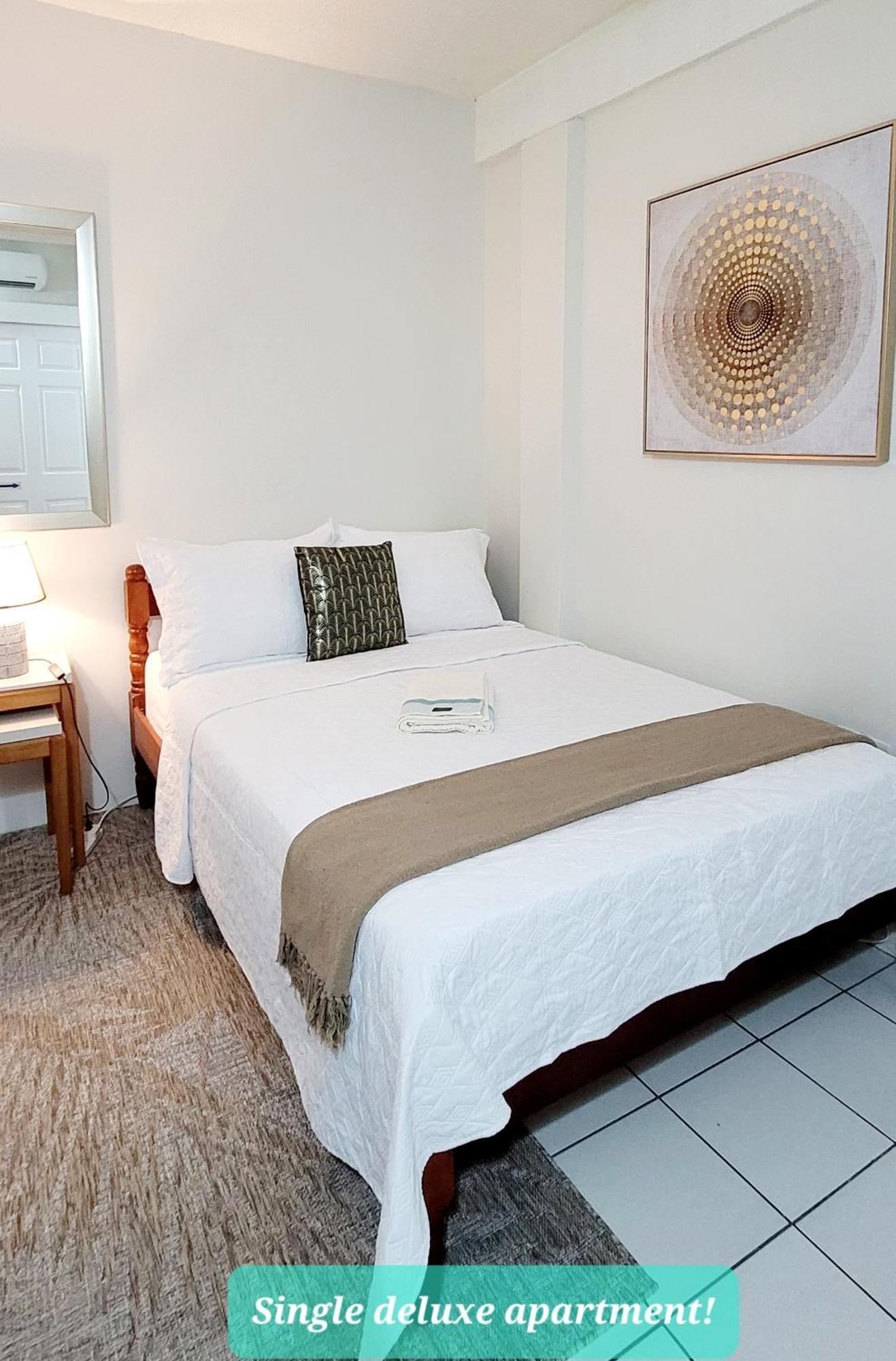 Silver View Apartments St. George's 外观 照片